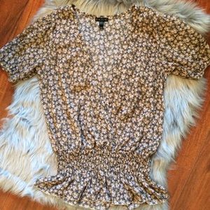 Fang Dainty Floral Deep V Blouse